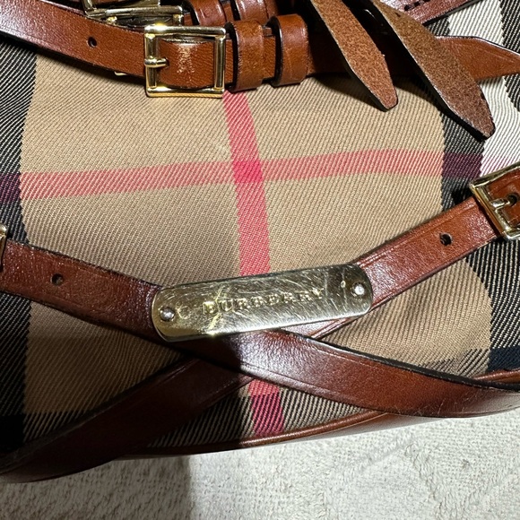 Burberry Bridle Gosford Hobo House
Canvas Handbag - Picture 4 of 16